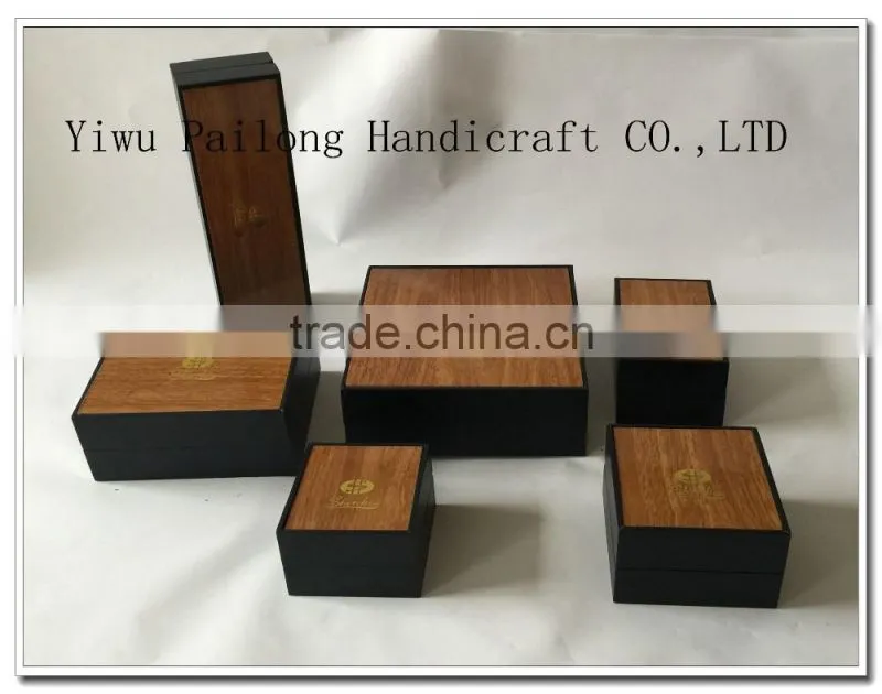 Custom-made jewlery packaging box plastic packagibf box