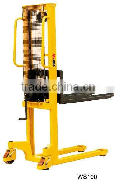 Hand Winch Forklift Type Stacker with Lifting Height 1560mm