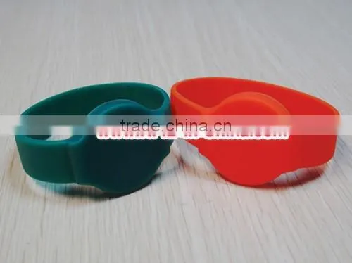Waterproof Passive RFID Make Rubber Bracelets with Classic 1K Chip by China Factory