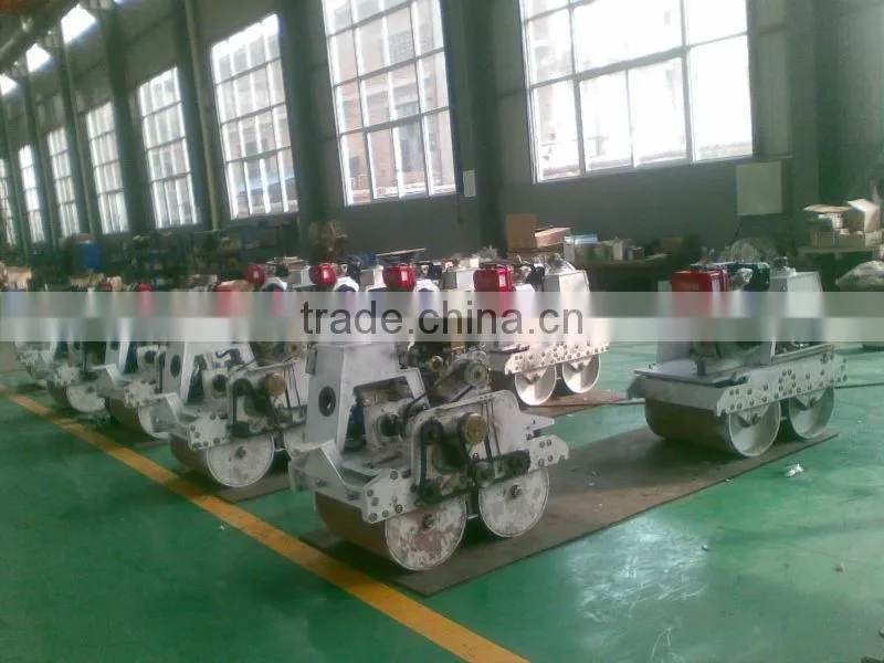 Small vibratory road roller,walking behaind road roller