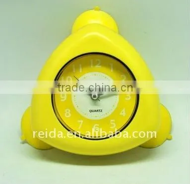 2013 fashionable flower shape plastic wall clock RD228W