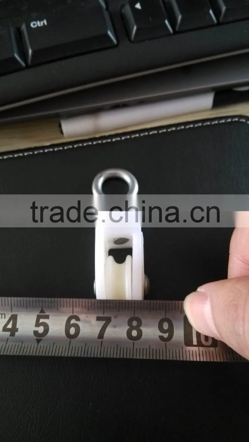 7/8" Swivel nylon rope pulley