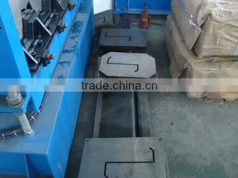 Z steel purlin roll forming machine