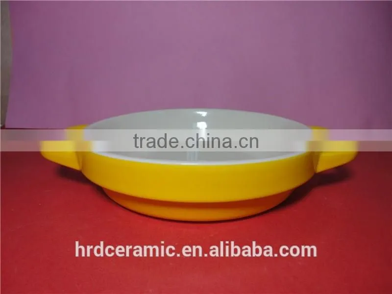 Microwave safe yellow porcelain rplain bakeware with handle