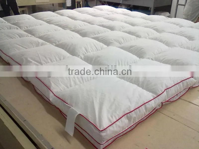 Polyester & Duck Feather Two Layers Mattress Topper