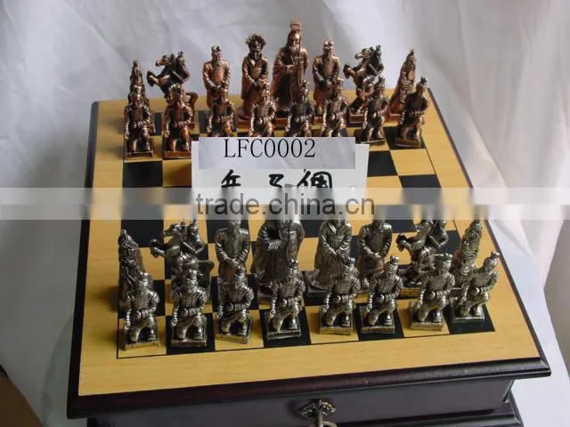 Warrior Knight design metal chess with board