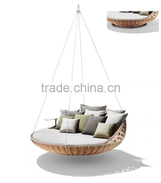 Round rattan outdoor bed swing