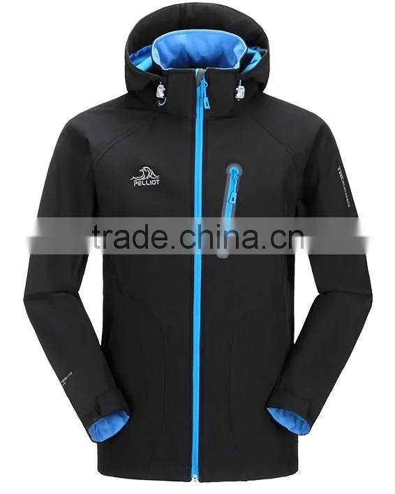 Windproof men's outdoor softshell jacket with hood