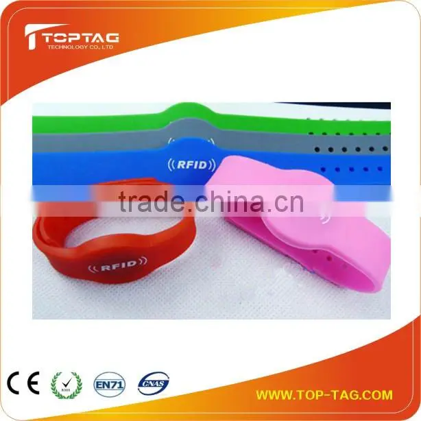 Logo printed ntag203 waterproof Silicone RFID smart Wristband