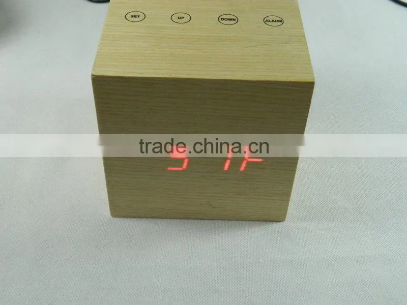 Nature Material High Quality Sensor Indoor Wooden Clock