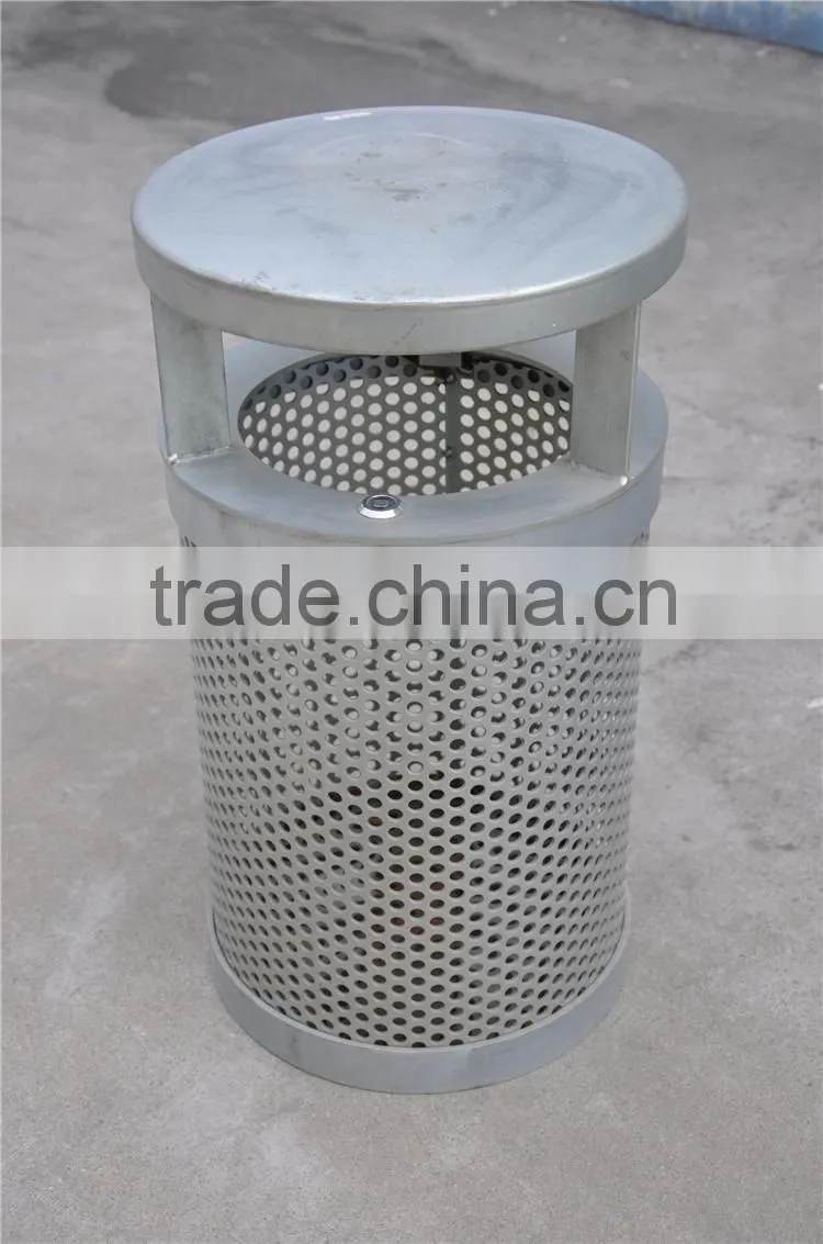 Simple outdoor garbage can