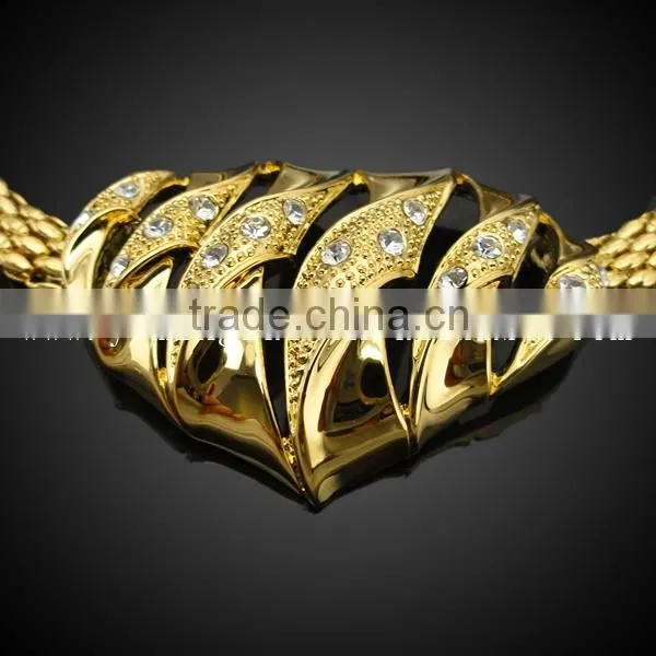 akbar style full gold jewelry set ,Indian gold jewelry set ,ancient style jewelry set