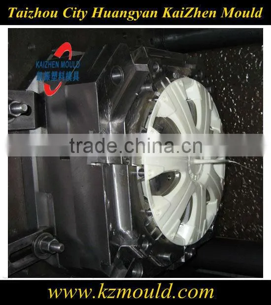 Huangyan injection plastic auto hub cap mould supplier