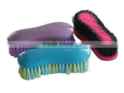 wooden back dandy brush with pp bristles
