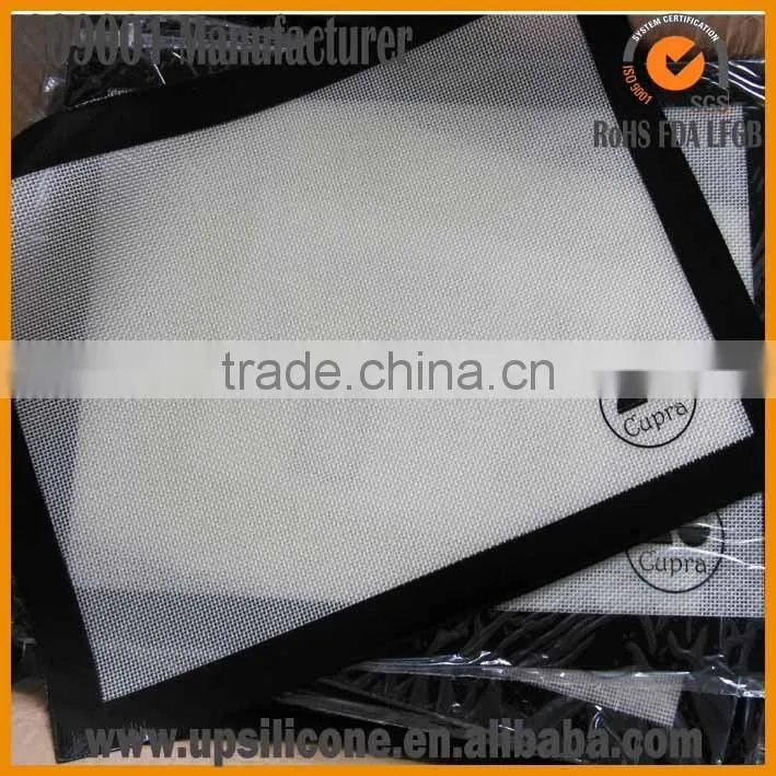 Silicon baking mat coated with fiberglass