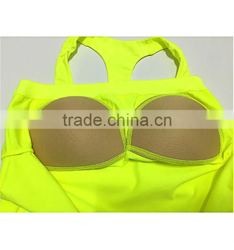 Women light color seamless underwear top