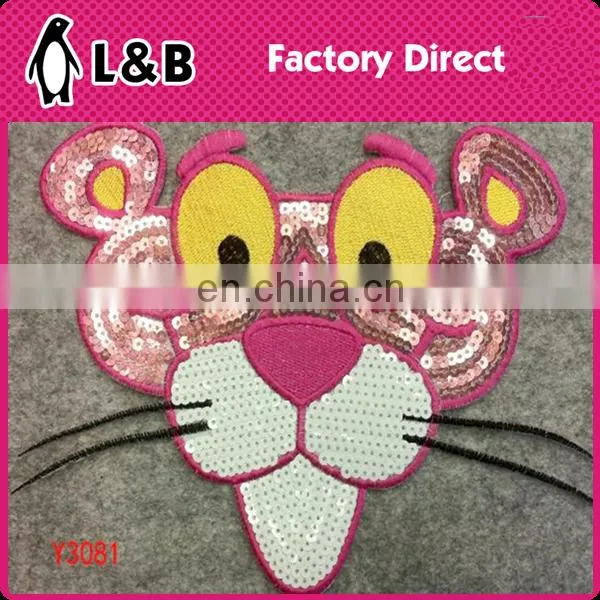 colored fashionable cute patches embroidered patches