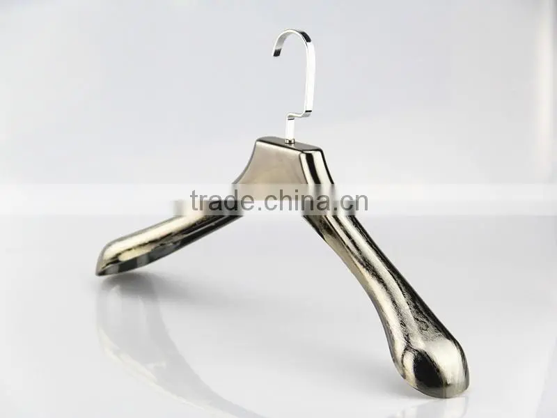 IMY-373 electronic China plating man plastic hanger rack