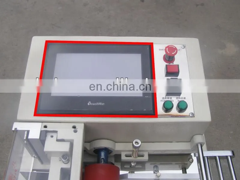 Automatic rubber band cutting machine