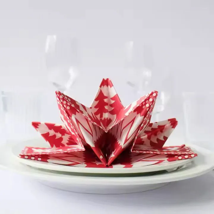 Colorful dust-free pre-folded paper napkins