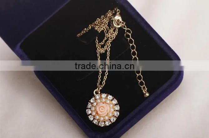 Sexy Women Jewelry High Quality Diamond Necklace With Flower Pendant Single Necklace