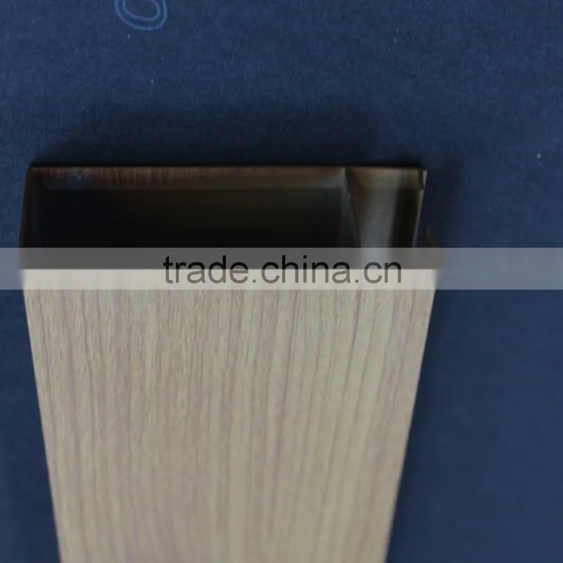 Non-flammable Suspended Metal Ceiling Panel Wood Grain Aluminum Square Tube Screen Ceiling
