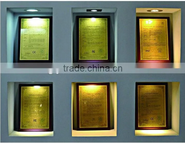LAYER WALL MOUNTED LIGHT