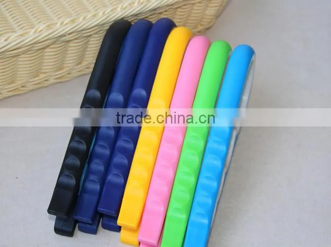 New design bottle cap opener plastic twist cap bottle opener cap bottle opener