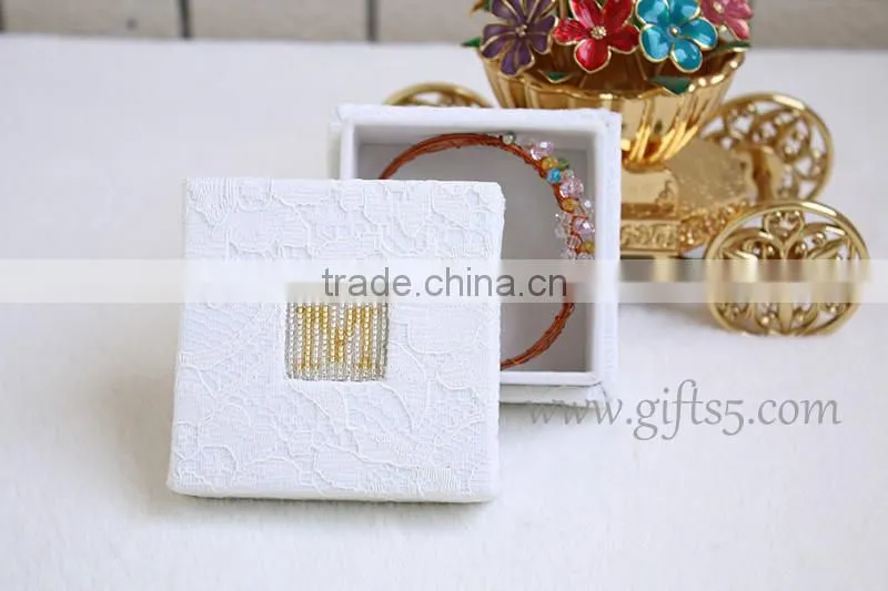 Latest design Lace fabric jewelry box bracelet box with beaded name plate of M