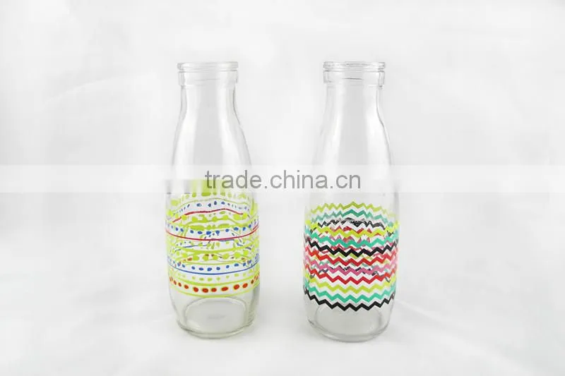 500ml glass milk bottle with colored cork caps and plastic straw