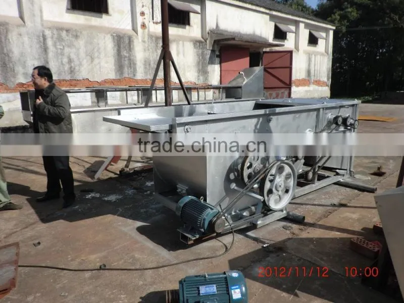 Automatic chicken duck plucking cleaning machine