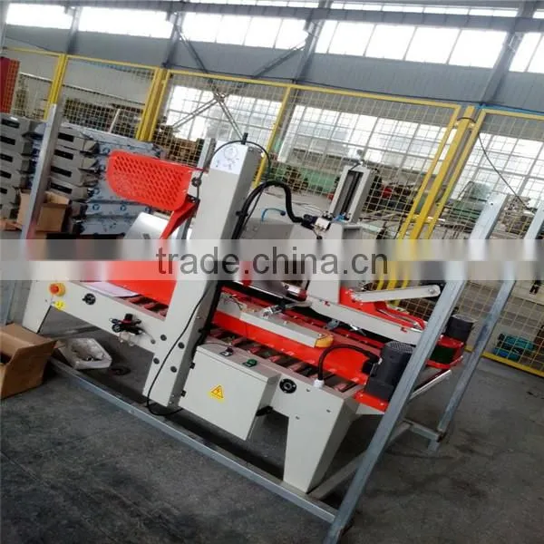 Top and bottom carton box sealing machine