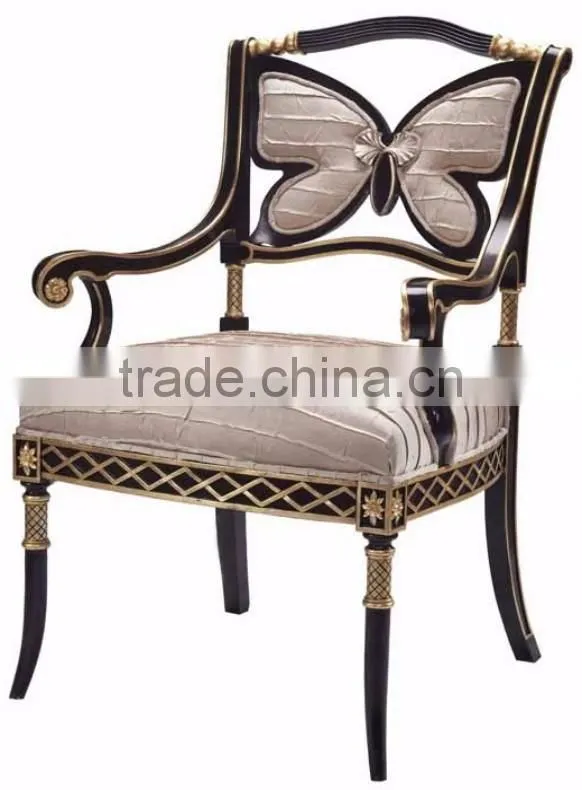 Classic Elegant European Style Antique White Tufted Chaise Lounge with Golden Floral Decorations BF12-04264d