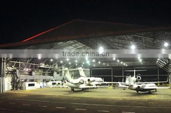 Low cost long span steel arch hangar