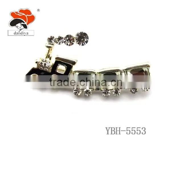 Latest fashion rhinestone train Rhinestone christmas snowflakes brooch jewelry