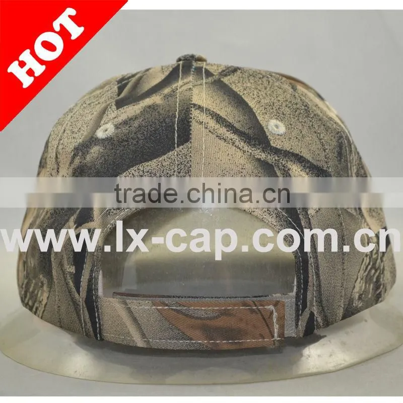 Fashion baseball cap with embroidery