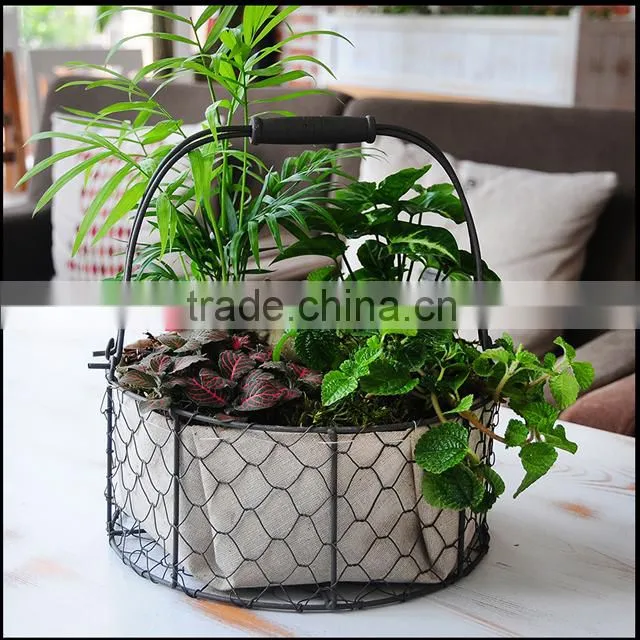 round metal baskets with hnadle and cotton liner