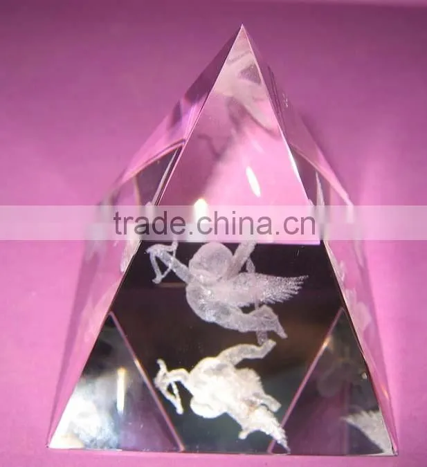 Elegant Clear Crystal Pyramid For Office Favor Decorations