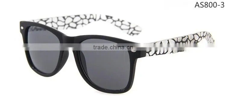 Spring hinge Wholesale customization Sun Glasses Rainbow Sunglasses plastic sunglasses