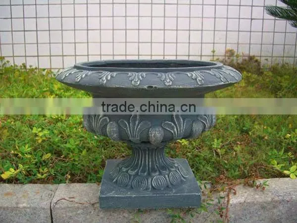 Large Classic Shell Design Planter/Pot/Urn Crafted in Natural Stone Finish - Weatherproof and frostproof
