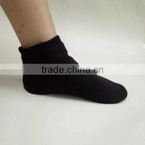Durable and breathable waterproof neoprene socks