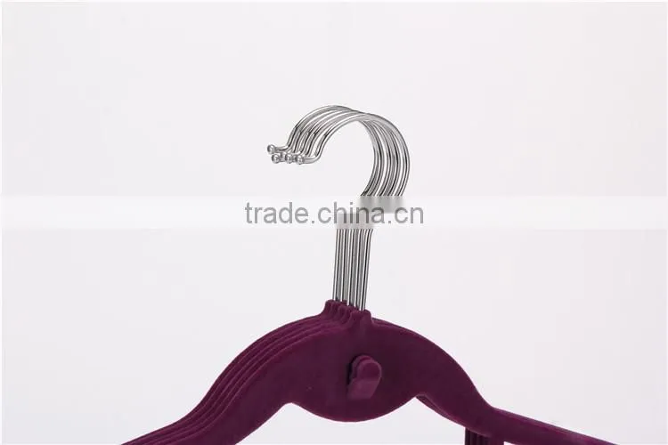 USA Supermarket Supplier Velvet Clothes Hanger with Hook and Tie Bar Standby