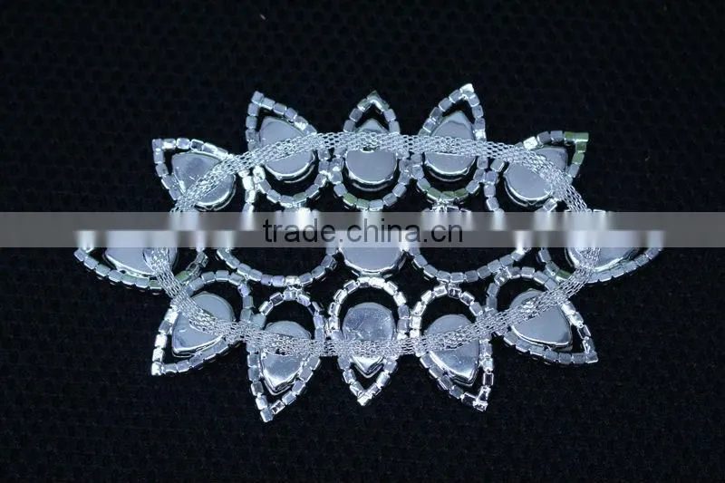 2014 New Design sew on rhinestone bridal appliques and trims Handmade Welding witth cristal strass for wedding dress