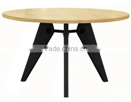 Round wooden coffee table, dining room solid wood table