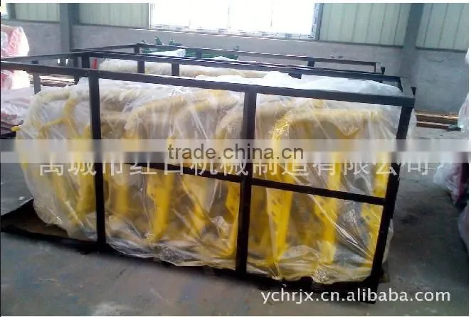 Fertilizer spreader with Plastic