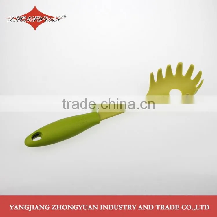 High quality plastic coating nylon kitchen tools of slotted Shovel