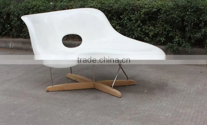 replica relaxing fiberglass materail stainless steel and solid wood frame lounge chair ,white color rocking la chaise