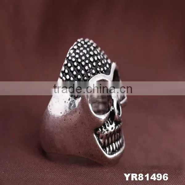 New Mens skull ring vampire tooth sharper