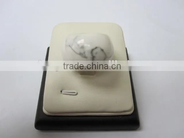 Mixed Different Fashion Style of Gemstones Rings Various Shape Gift Box