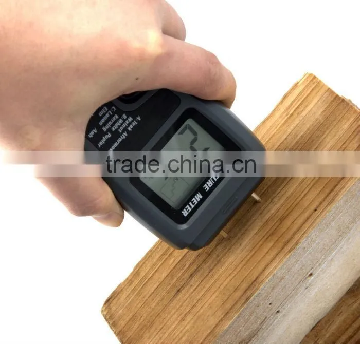 Digital wood moisture meter with 2 pin steel probe